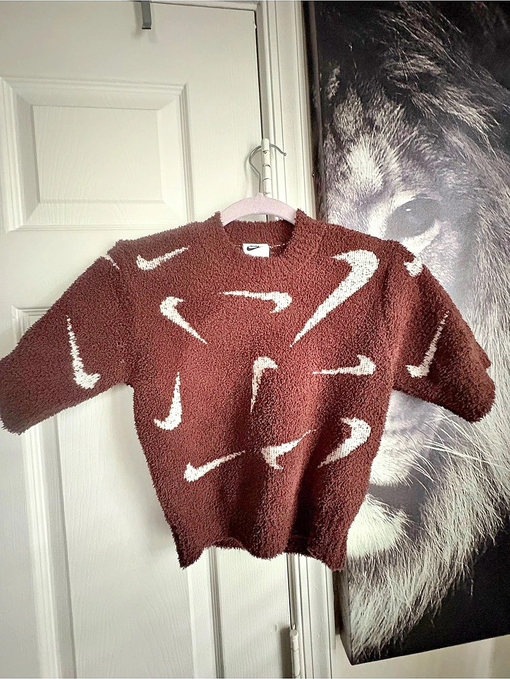 Nike Sportswear Phoenix Cozy Bouclé Short-Sleeve Cropped Knit Top Brown & White